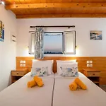 公寓 Third Floor With Sea View Double Or Twin With Private Terrace Páros